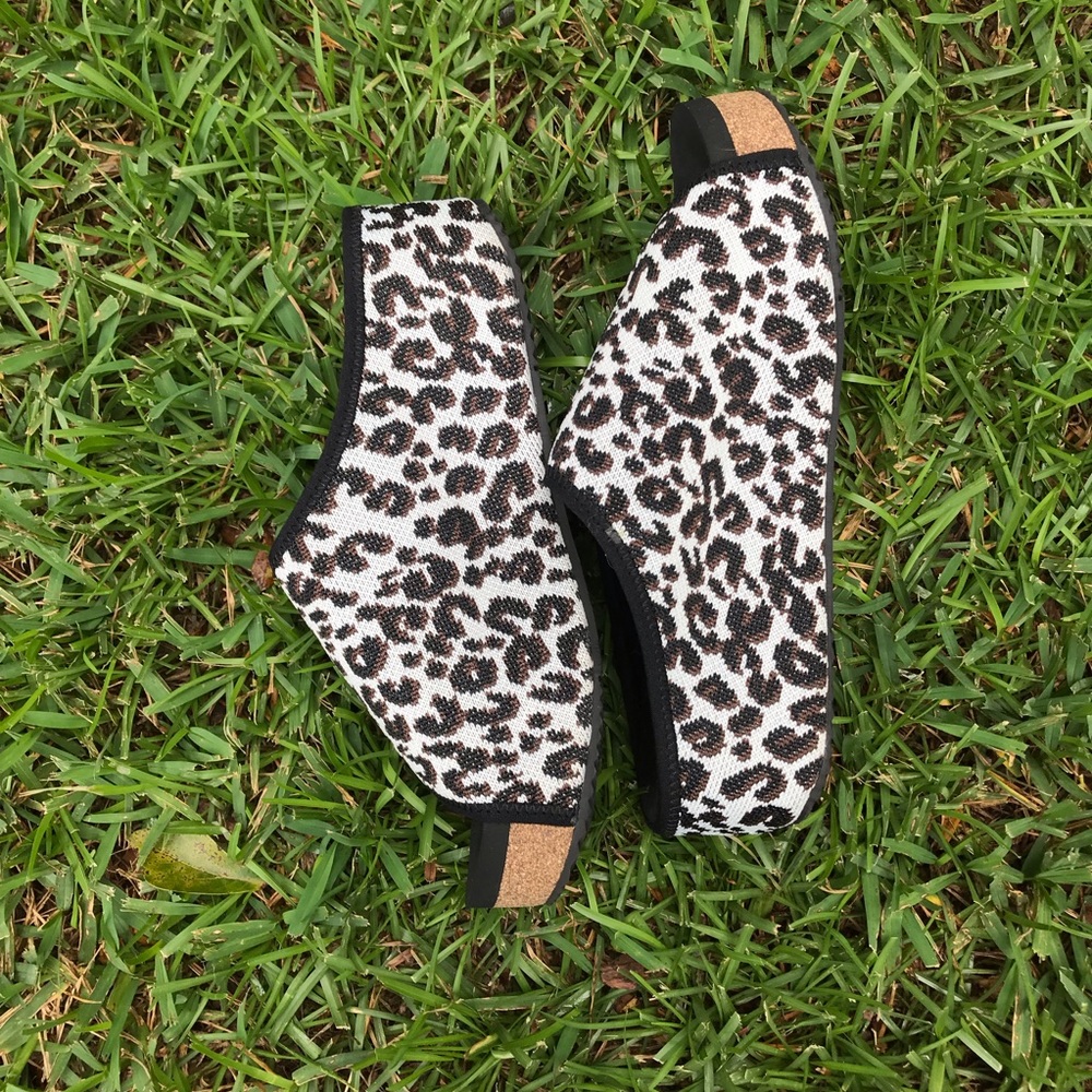Volatile wedge/ platform mules